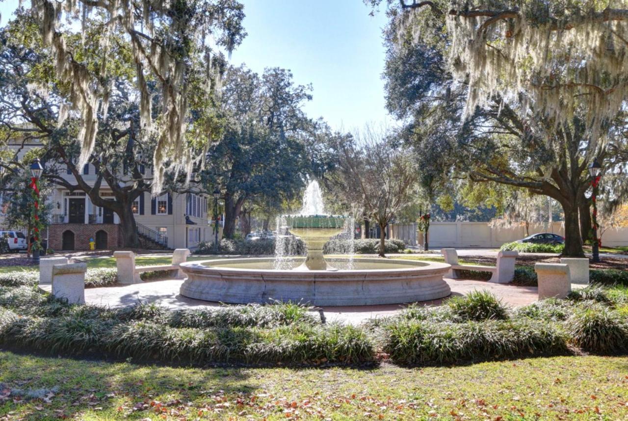 Villa Orleans Square à Savannah Extérieur photo